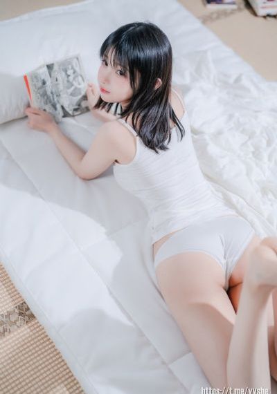 浪荡狐狸精受h_十万网红美女美酱