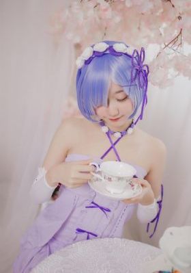 红玫瑰白玫瑰 电影_DVD高清迅雷在线观看